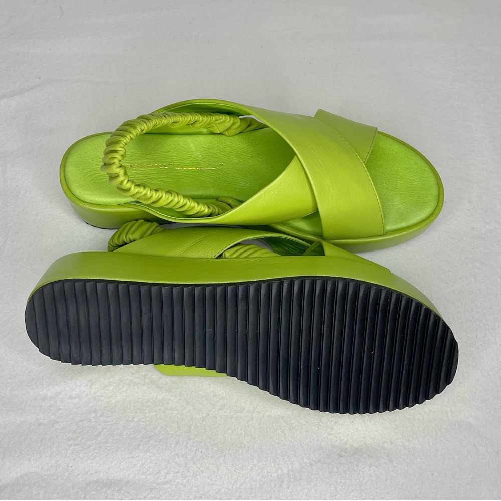 INTENTIONALLY BLANK Bright Green Crisscross Platform Sandals - Picture 4 of 5